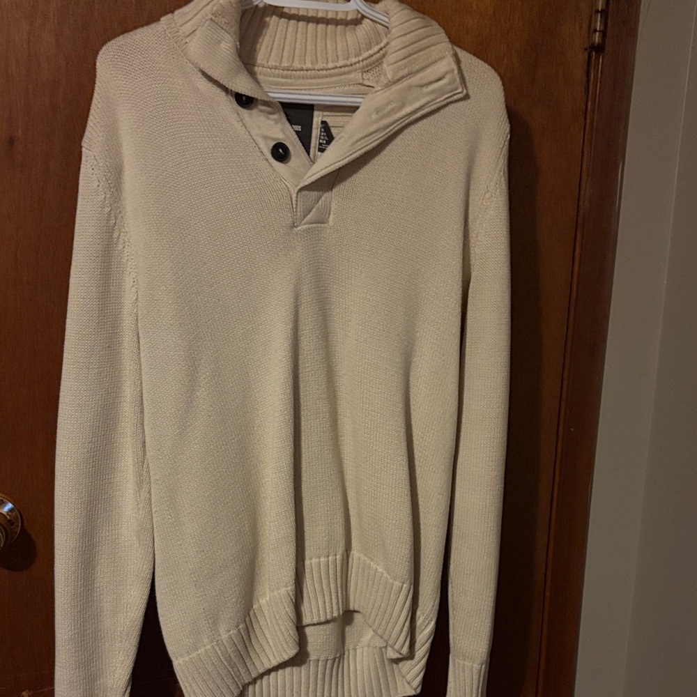 H&M Men's Cream White Turtleneck Sweater